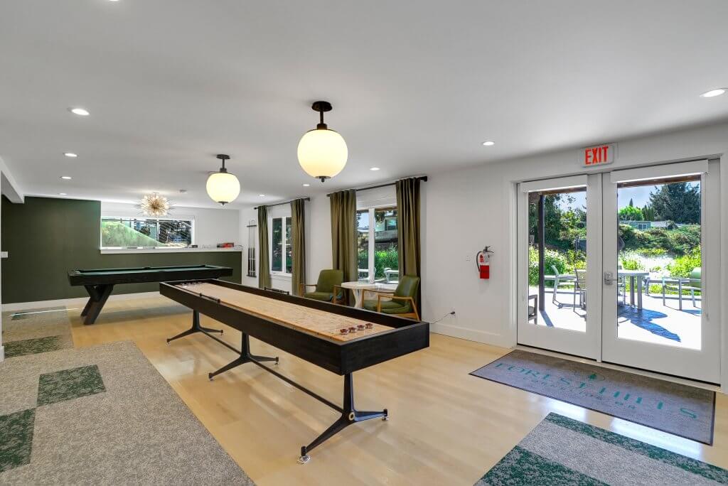 27 570 N 10th Ave Cornelius OR 97113 USA Living room DSC09220